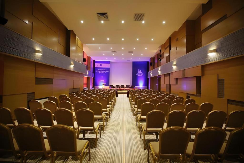 The Corporate Hotel And Convention Centre Ułan Bator Zewnętrze zdjęcie