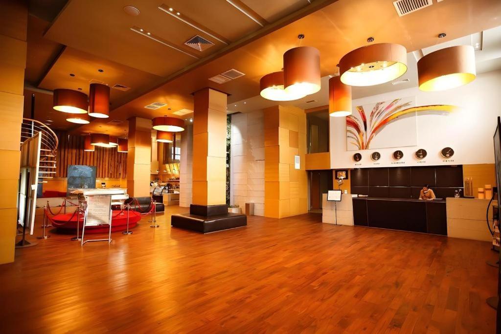 The Corporate Hotel And Convention Centre Ułan Bator Zewnętrze zdjęcie